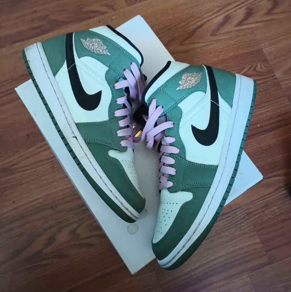 AIR JORDAN 1 MID SE